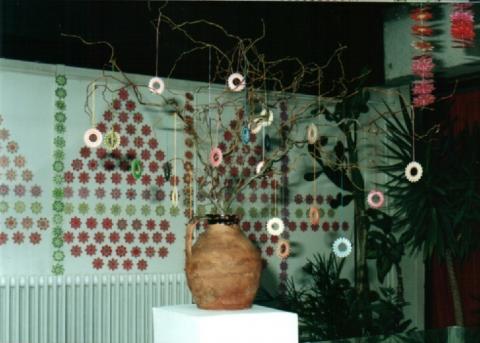 Teacsillagokkal díszített fa